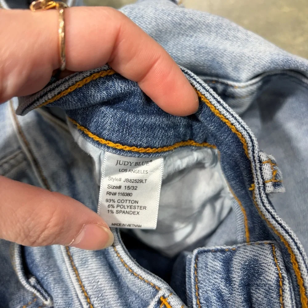 JUDY BLUE LOS ANGELES STRAIGHT FIT  WOMENS JEANS SIZE 15/32 LIGHT WASH 25 INSEAM - Picture 7 of 11